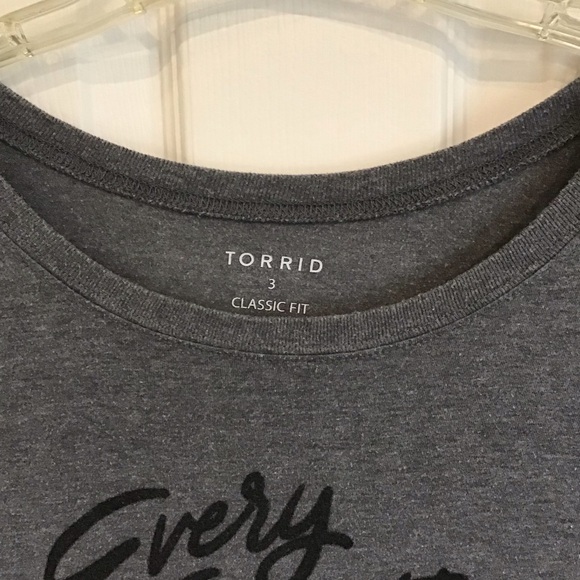 Torrid gray t-shirt, Size 3 - Picture 4 of 5